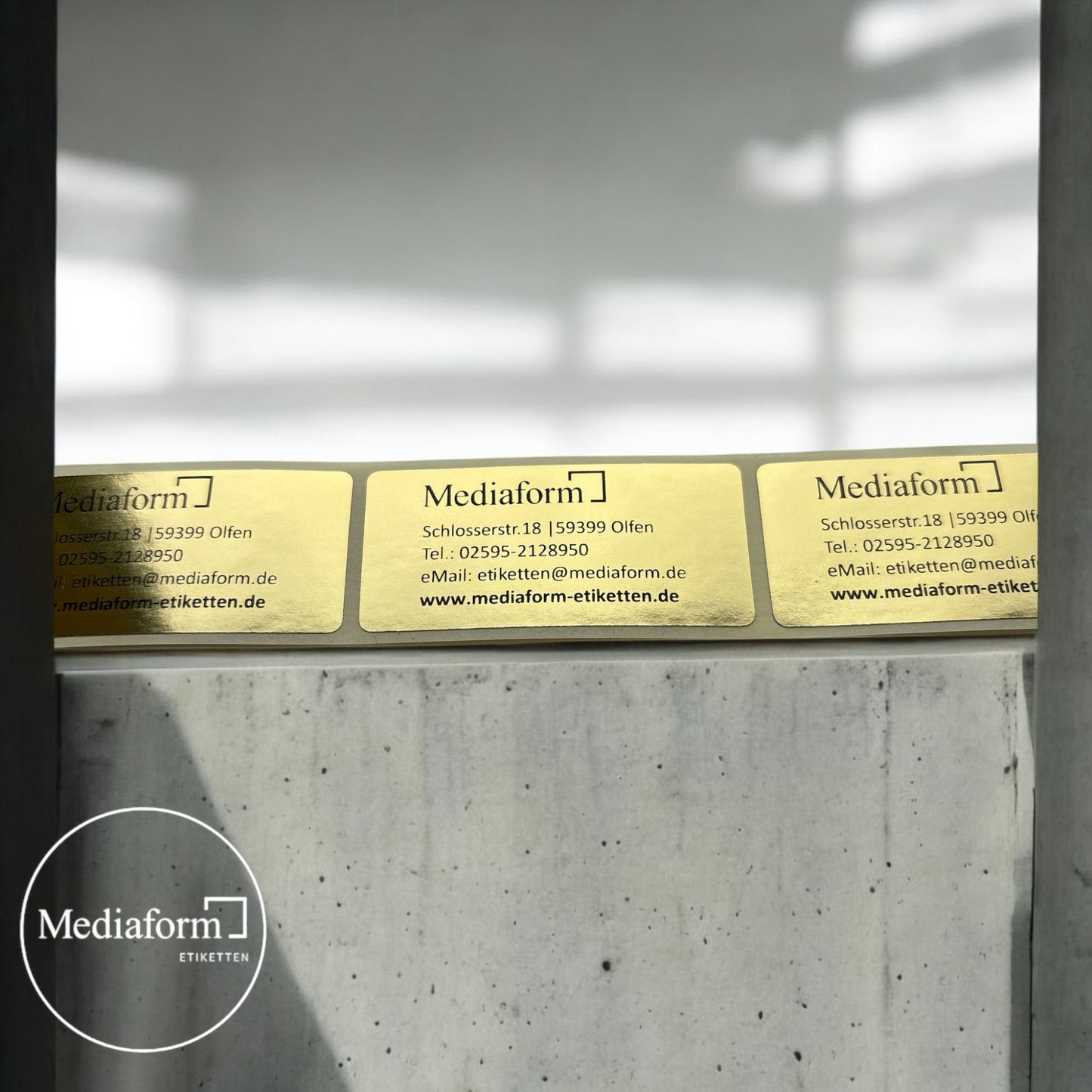 Etiketten auf Rolle 25x53mm gold glänzend